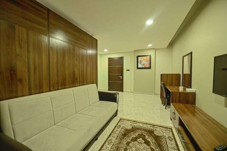 Golden Crown Hotel Alseeb Muscat