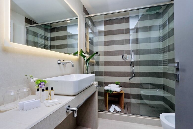 Roma Five Suites