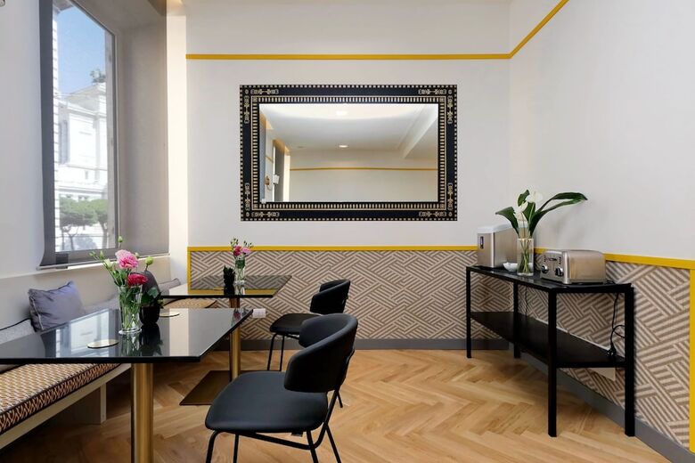 Roma Five Suites