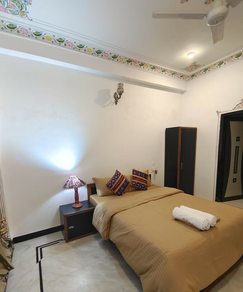Hotel The Rustic Monk