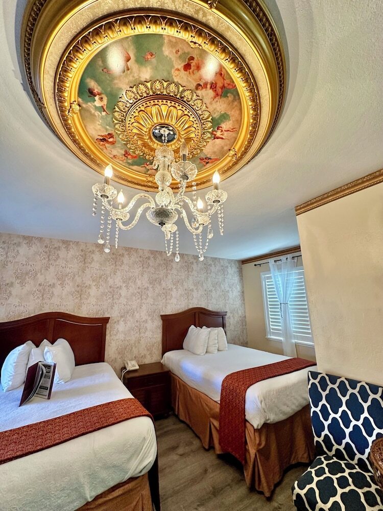 Hotel Chardonnay Lodge
