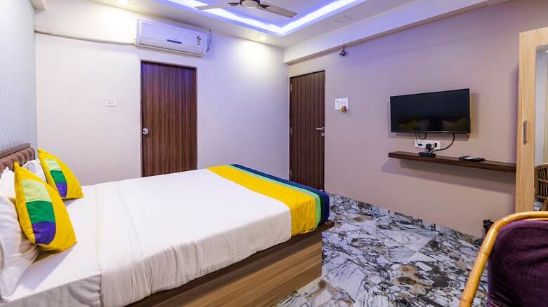 Itsy Hotels Golden Birds