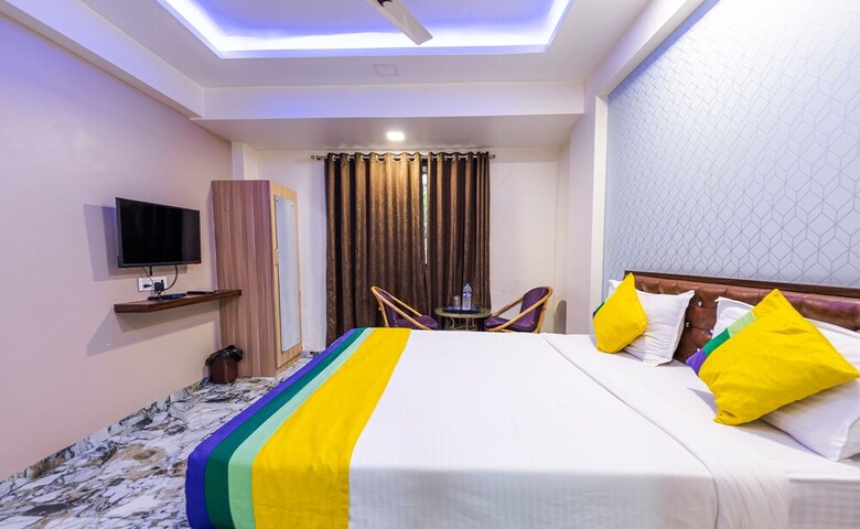 Itsy Hotels Golden Birds