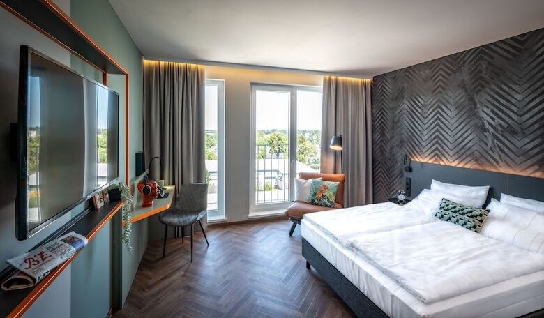 Loginn Hotel Berlin Airport