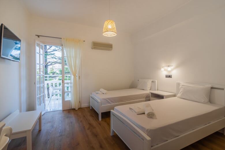 Aparthotel Alamis Hotel & Apartments