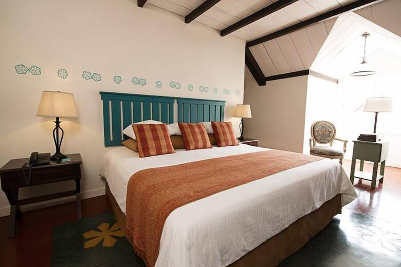 Isla De Flores Hotel