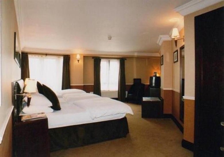 Paramount Hotel