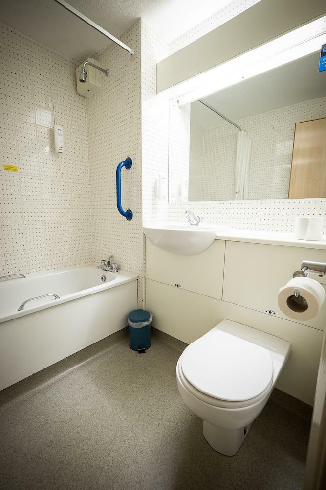 Travelodge Waterford Hotel