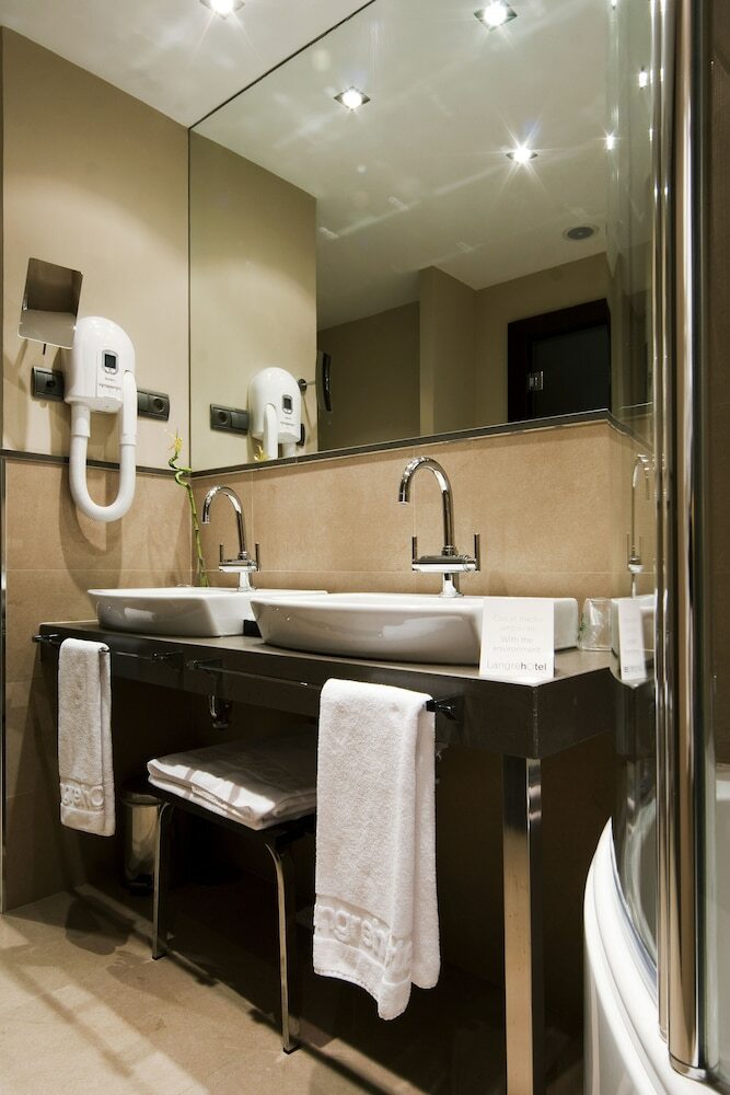 Azz Asturias Langrehotel & Spa