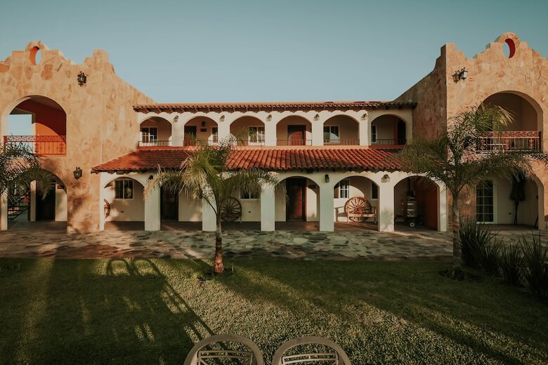 Hotel Hacienda Los Olivos