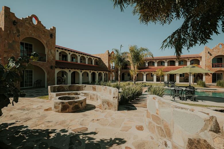 Hotel Hacienda Los Olivos