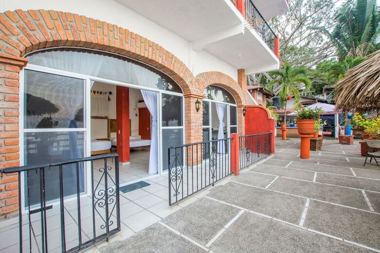 Aparthotel Traditional Sierra Leon Oceanfront Rooms