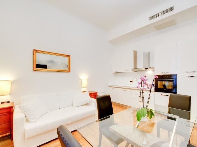 Queen Palace Suites