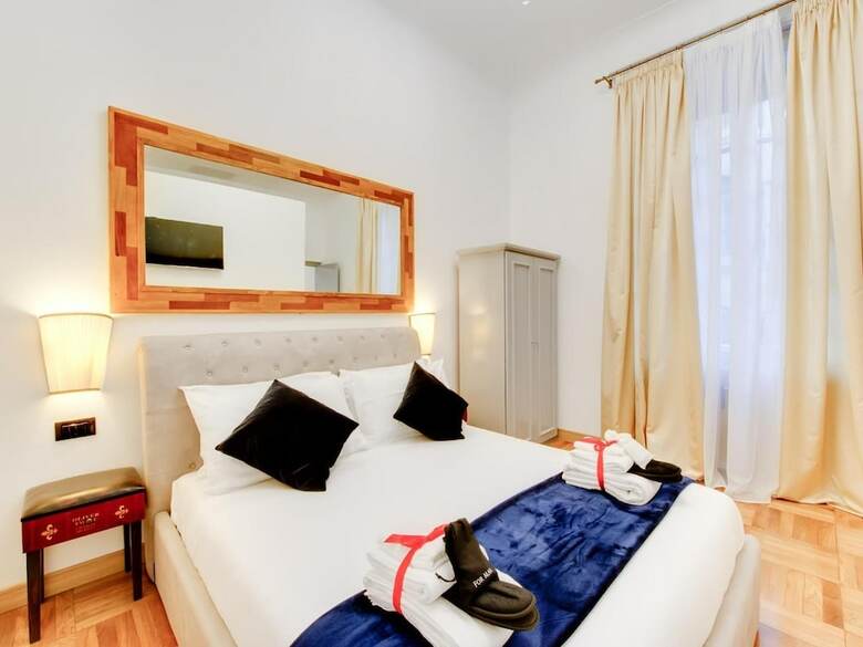 Queen Palace Suites