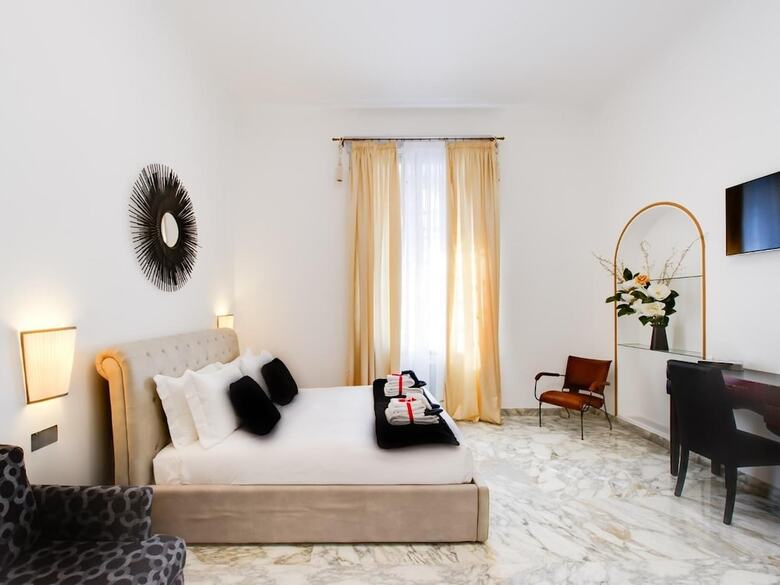 Queen Palace Suites