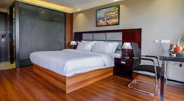 Hotel Deluxe City View