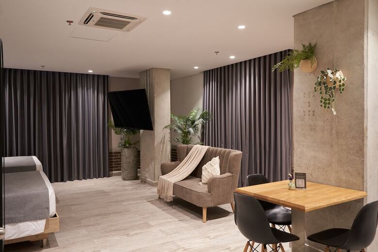 Eutopiq Hotel