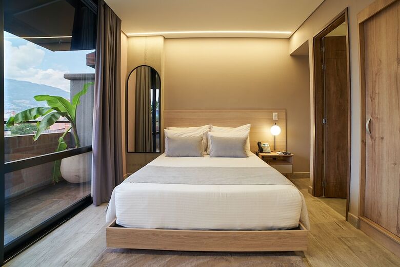 Eutopiq Hotel