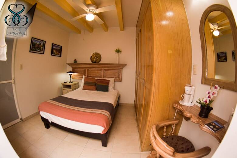 Hotel Tres Sof�as