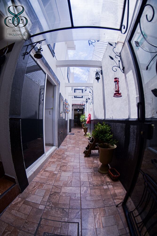 Hotel Tres Sof�as