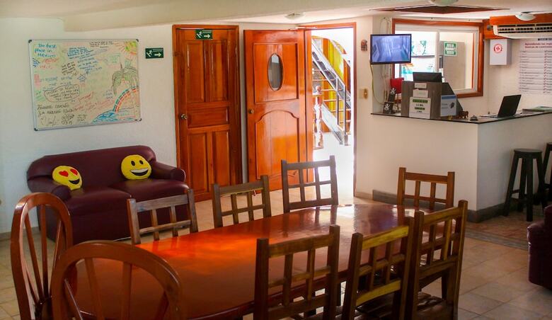 Hotel Izsla Suites