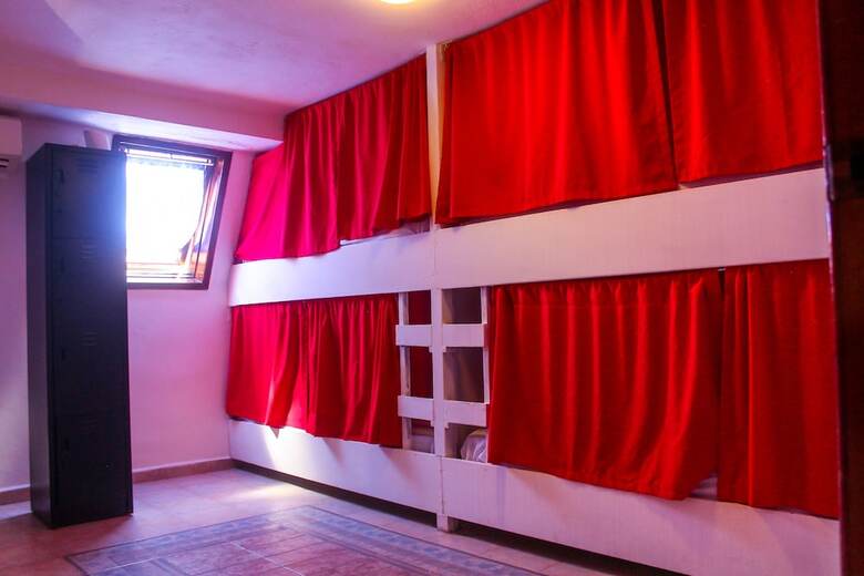 Hotel Izsla Suites