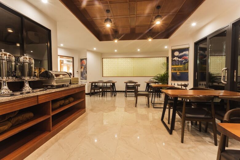 Thapae Twins Hotel