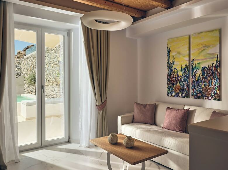 ?rcs Suites & Residences
