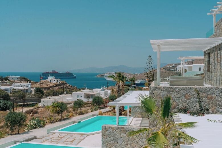 ?rcs Suites & Residences