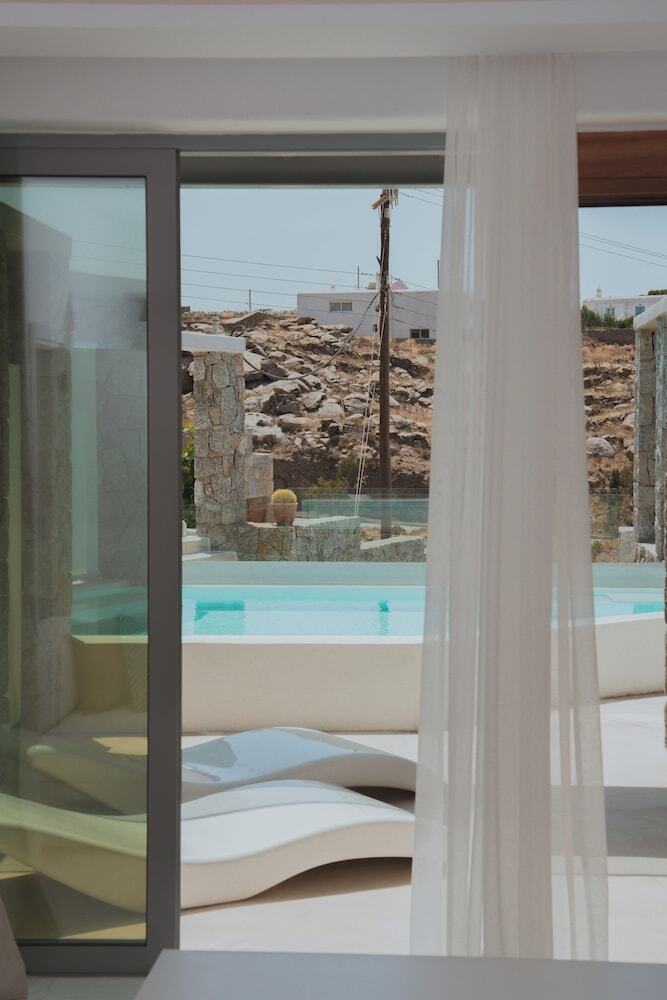 ?rcs Suites & Residences