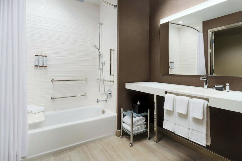 AC Hotel St. Petersburg Downtown