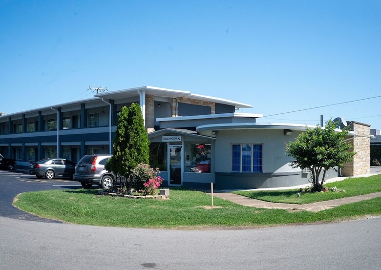 Hotel Riverside Inn And Suites