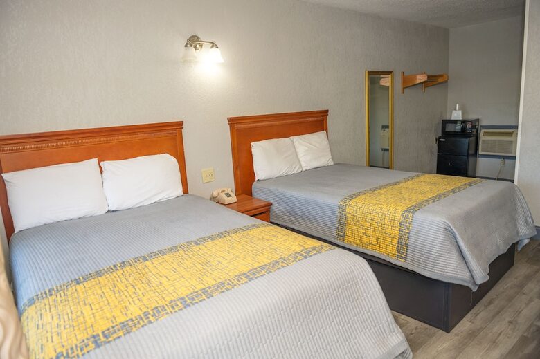 Hotel Riverside Inn And Suites