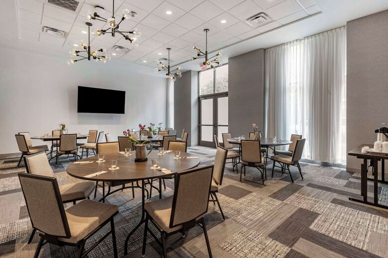 Cambria Hotel Savannah Downtown Historic District