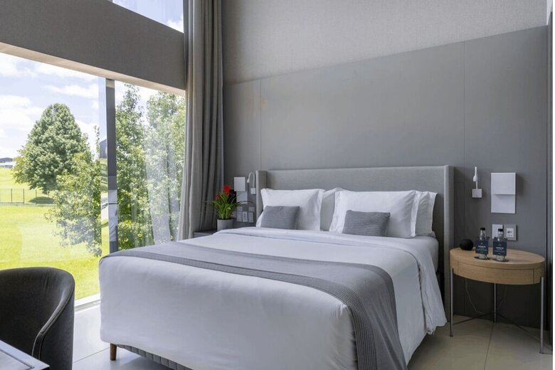 Suryaa Hotel Pinhais, Curio Collection By Hilton