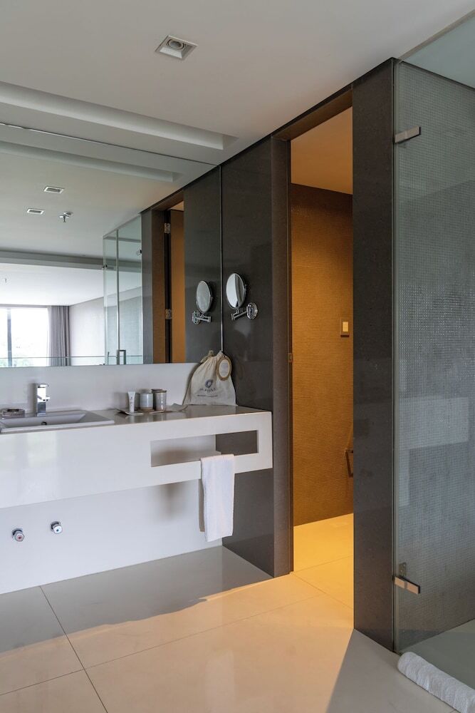 Suryaa Hotel Pinhais, Curio Collection By Hilton