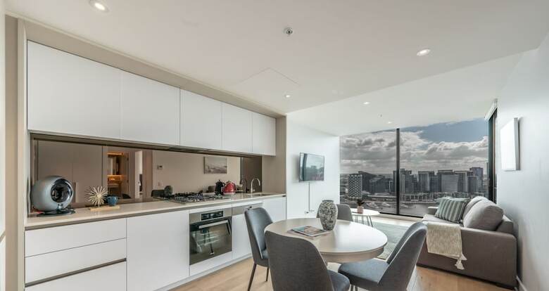 Melbourne Private Apartments - Collins Wharf Waterfront, Docklands