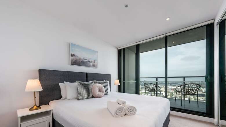Melbourne Private Apartments - Collins Wharf Waterfront, Docklands