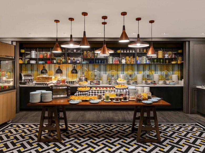 Hotel Ibis Styles Bangkok Silom