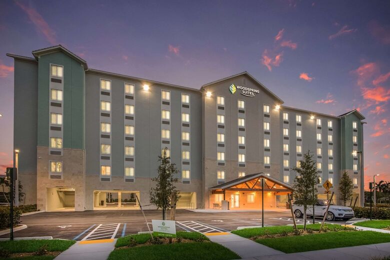 Hotel Woodspring Suites Doral Miami Airport