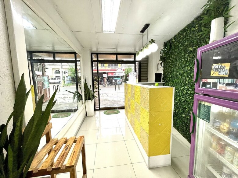 Hotel Super Oyo 910 Sabaidee Suites
