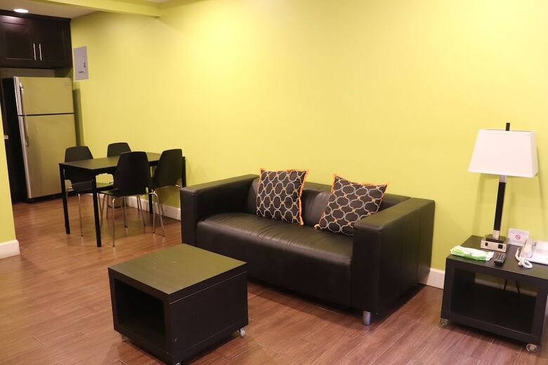 Hotel Curtis Inn & Suites