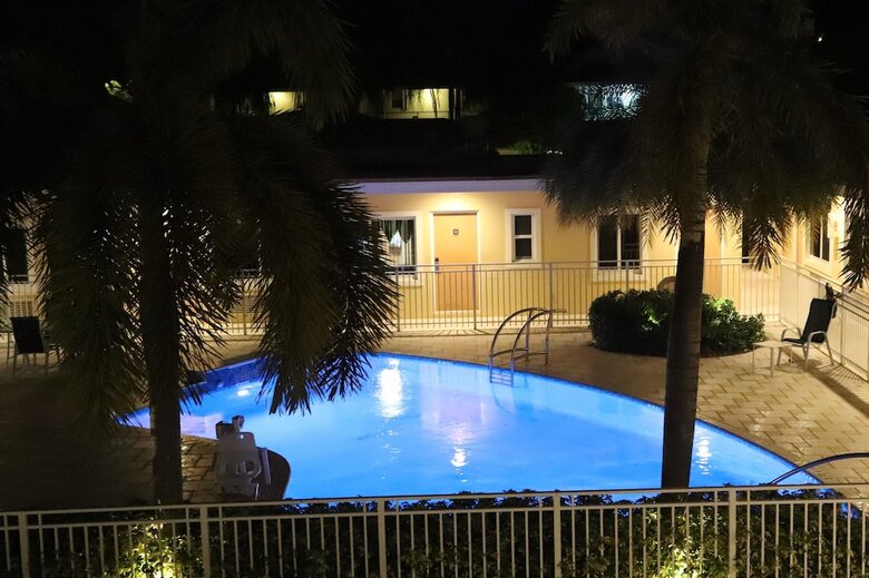 Hotel Curtis Inn & Suites