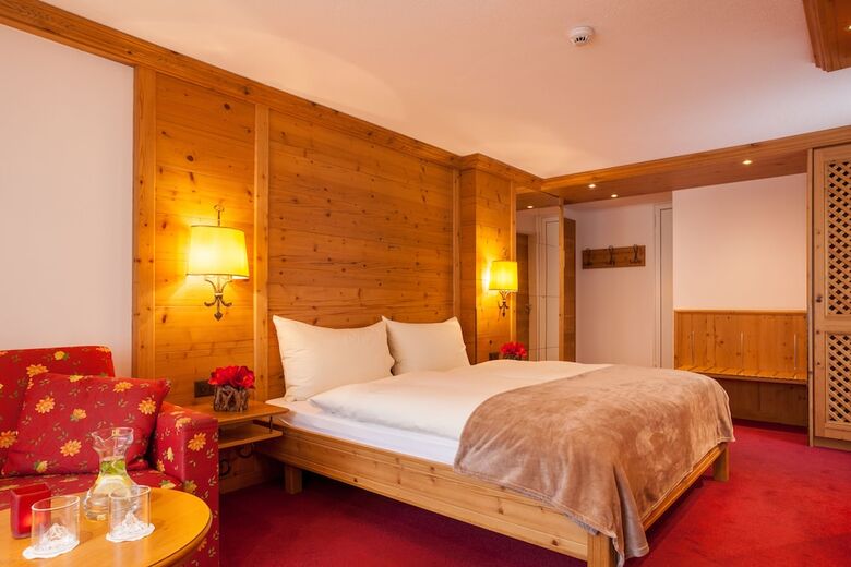 Hotel Holiday