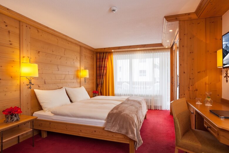 Hotel Holiday