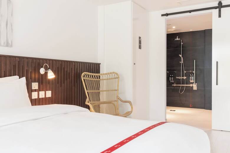 Ruby Zoe Hotel London