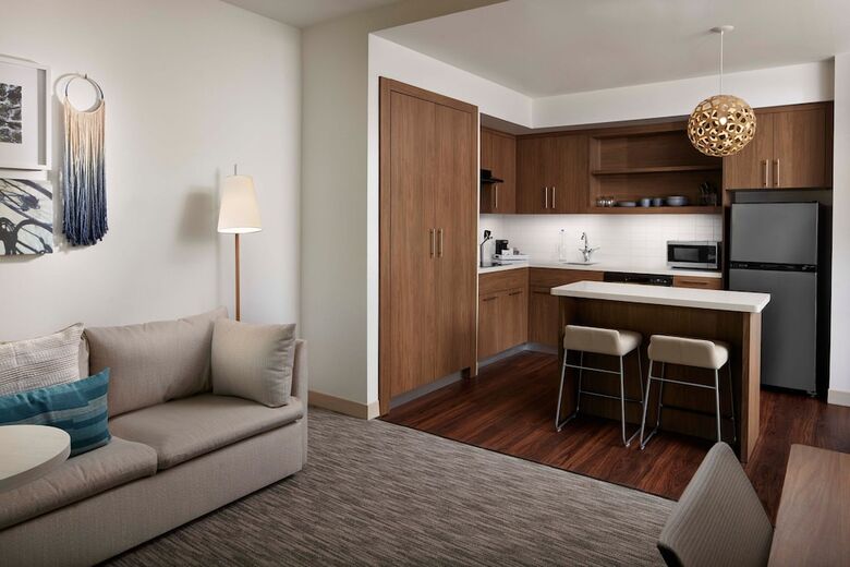 Hotel Element Baton Rouge South