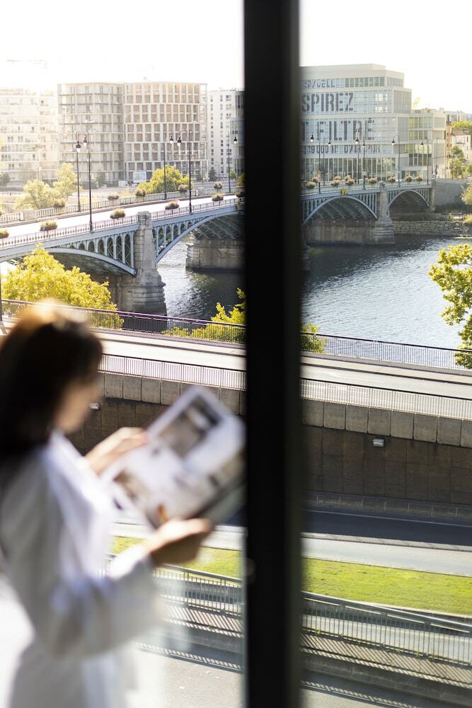 Hotel Howard Sur Seine