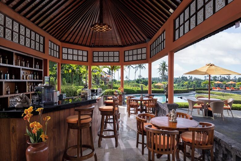 Hotel Swan Paradise A Pramana Experience