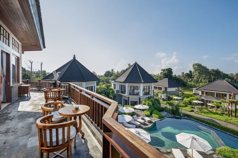 Hotel Swan Paradise A Pramana Experience